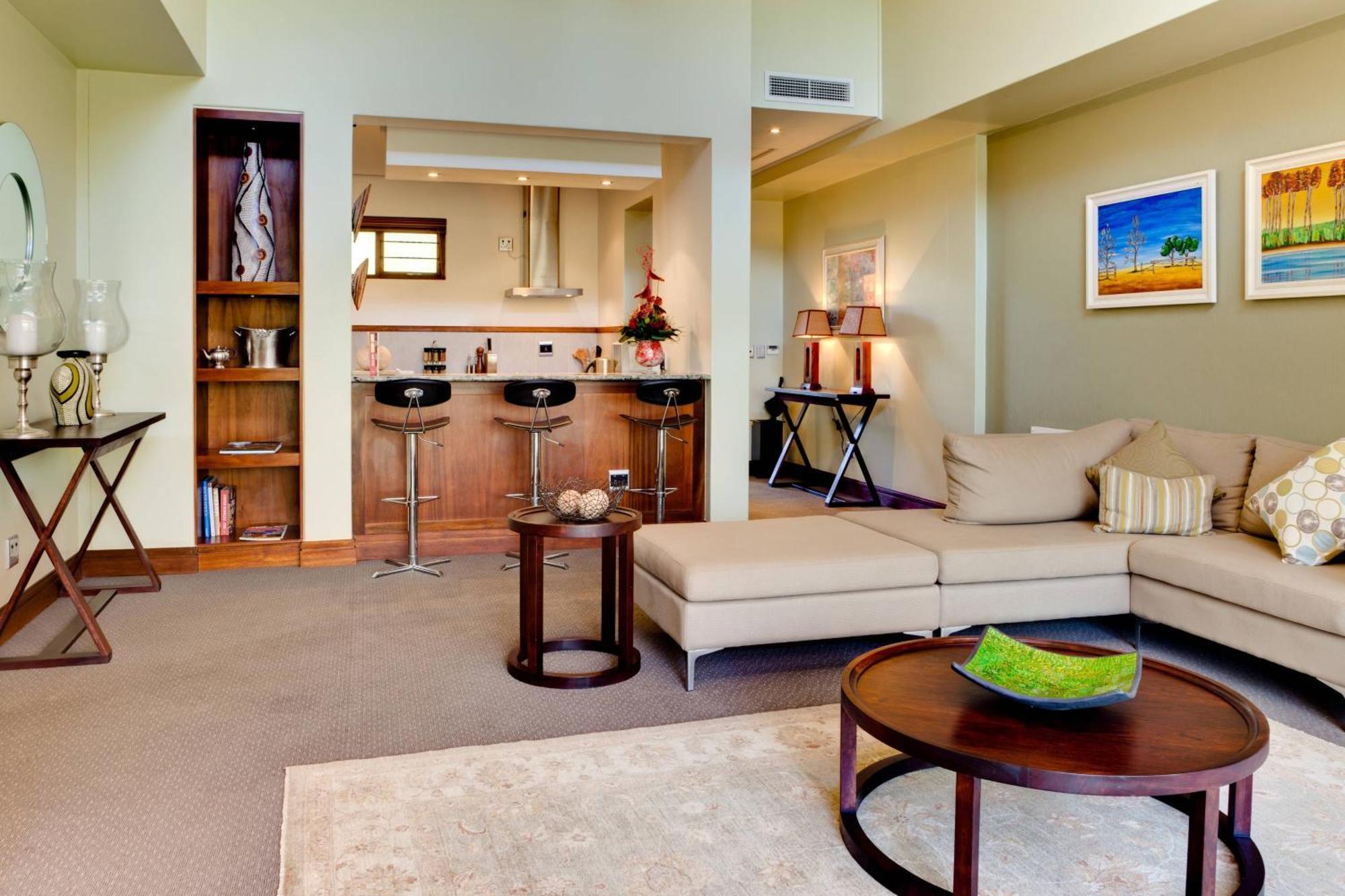 Irene Country Lodge, Autograph Collection Centurion Dış mekan fotoğraf A living room in a condominium