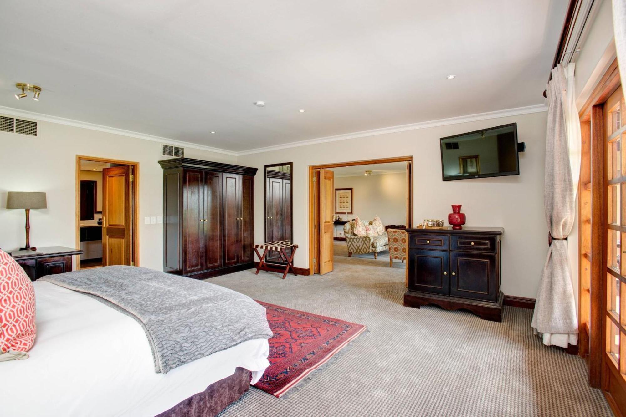 Irene Country Lodge, Autograph Collection Centurion Dış mekan fotoğraf A bedroom at the Oyster Box